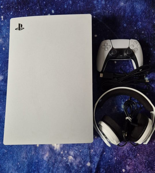 PS5 Console Disc Edition Carousel 1