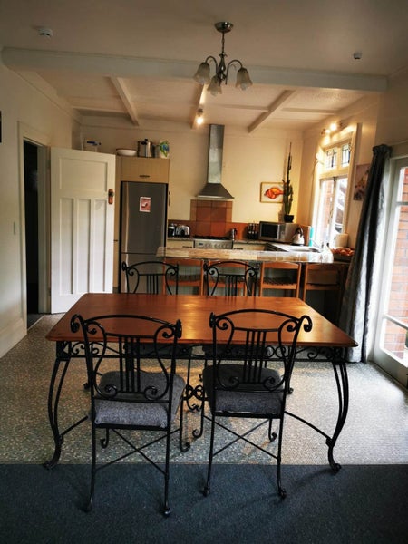 Regent, 5 bedrooms64596801634433111