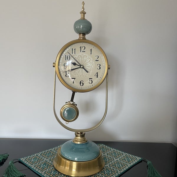 Vintage-Inspired Retro Table Clock — European-Luxury Pendulum Mantel Decor Carousel 1