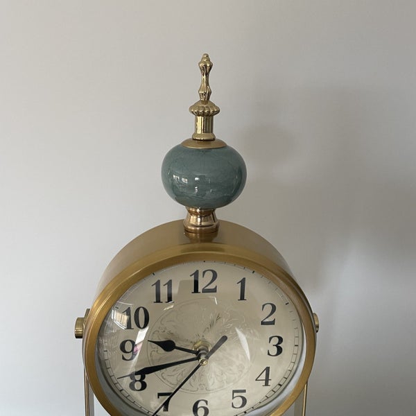 Vintage-Inspired Retro Table Clock — European-Luxury Pendulum Mantel Decor Carousel 2