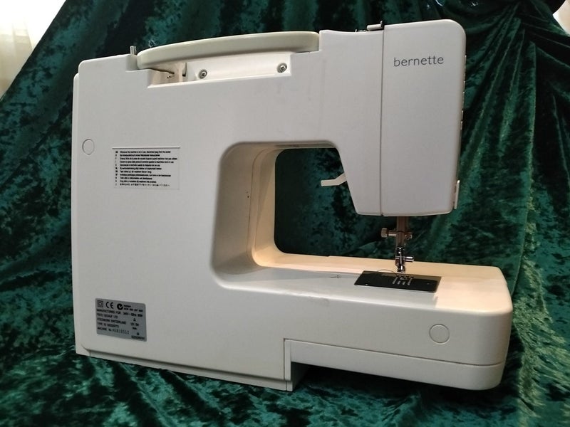 BERNINA BERNETTE 55 AS NEW64597009422977111