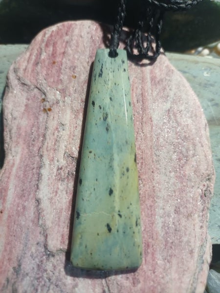 Pounamu Greenstone Pendant Carousel 1