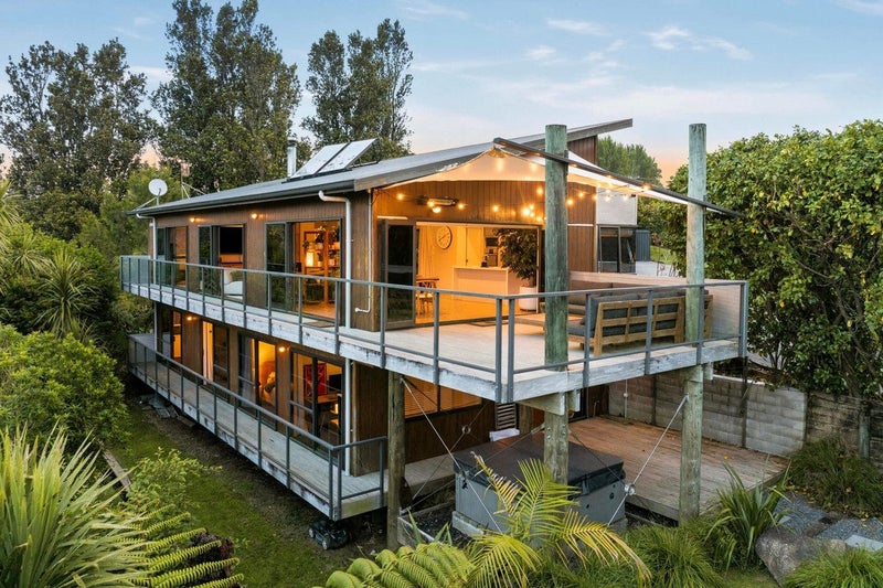 Higher Ground.64597365090435111