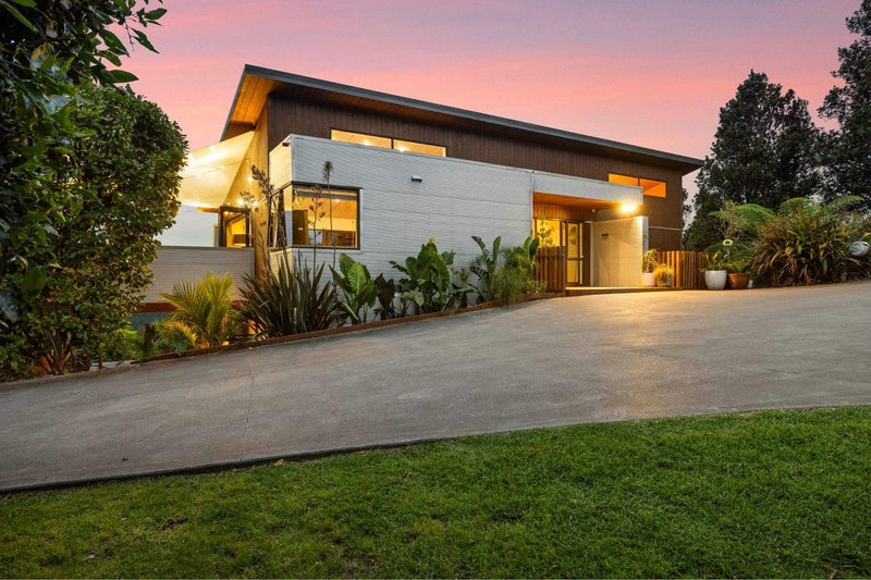 Higher Ground.64597365090435112