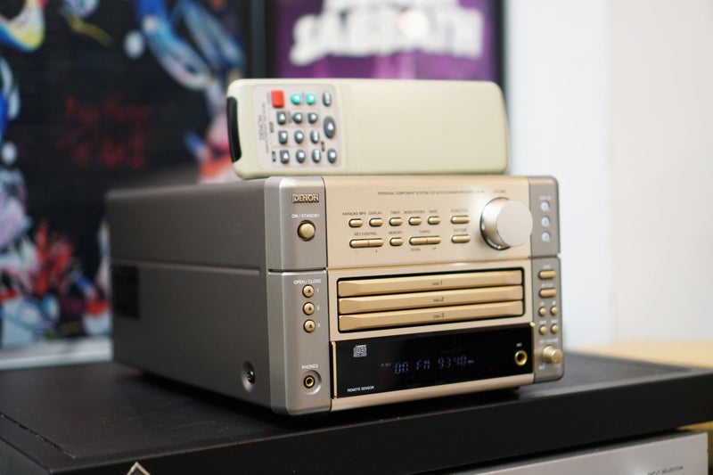 Denon UD-M5 Stereo Amplifier & Tuner with Original Remote Carousel 1