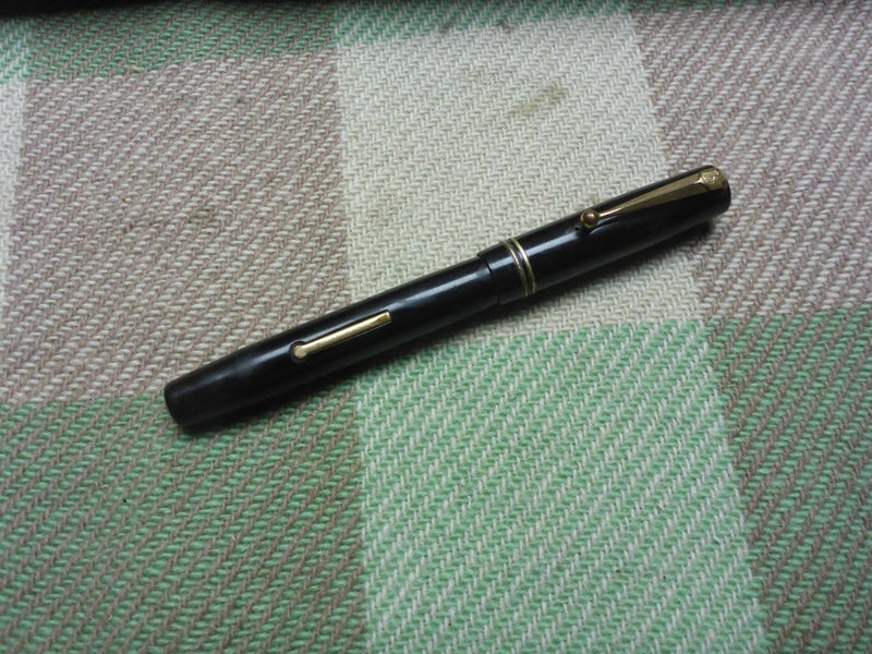 Awesome Old Vintage Swan Self Filler Fountain Pen 14ct Gold Nib Carousel 1