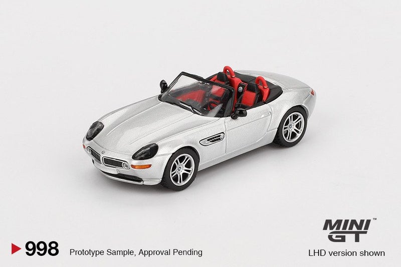 Mini GT BMW Z8 Silver Carousel 2