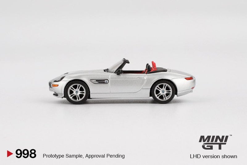 Mini GT BMW Z8 Silver Carousel 4