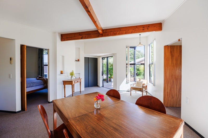 Privacy, Elevation, Motivation!64680303636099113