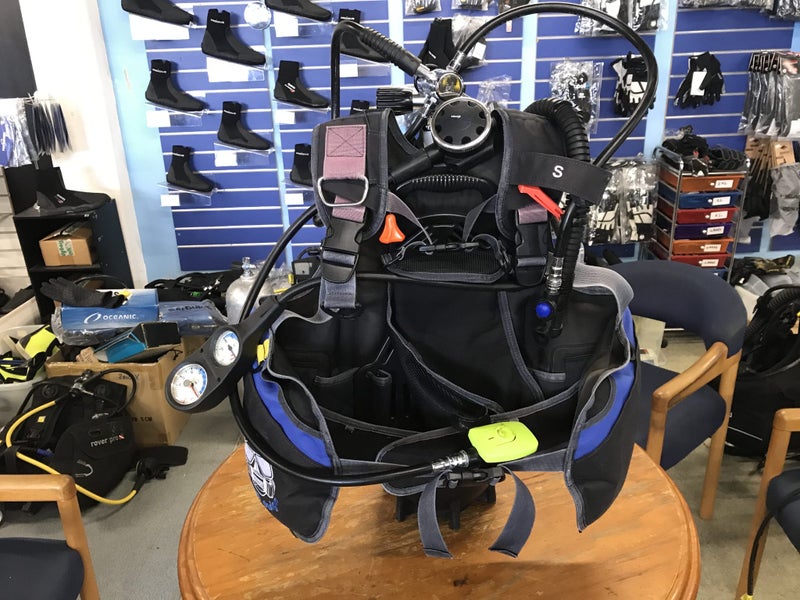 ### Scuba Setup Size Small $669 ### Carousel 1