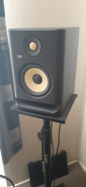 KRK ROKIT5 G4 Monitors Carousel 2