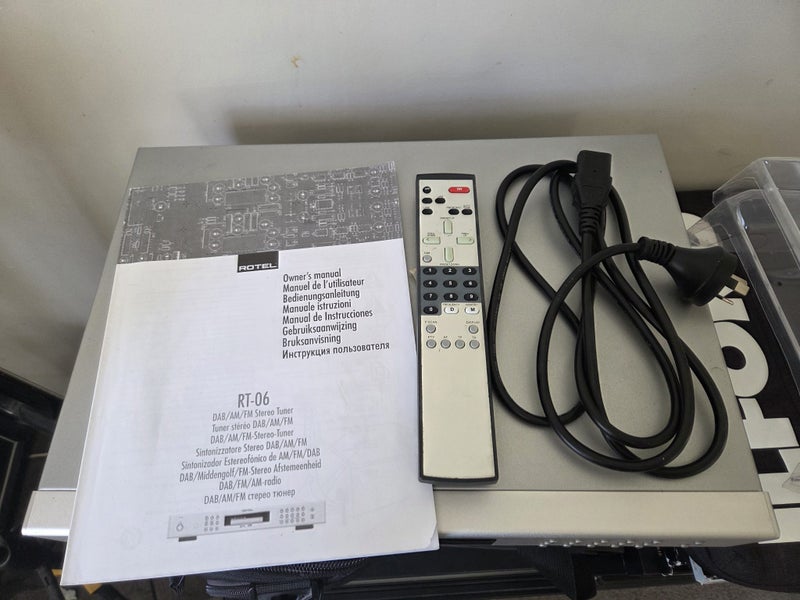 Rotel RT-06 Hi-fi Radio Tuner with DAB Carousel 4