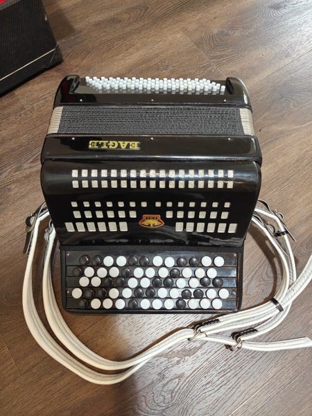 Eagle B system 80 bass Chromatic Accordion Carousel 1