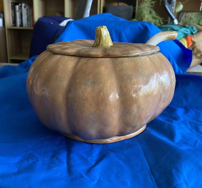 Ceramic pumpkin soup tureen Carousel 1