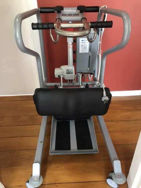 Activ Lift 180 Sit to Stand Hoist/Lifter and sling Carousel 1