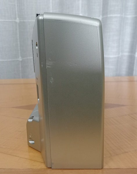 Sangean PR-D3 FM Stereo / AM Portable Receiver Carousel 7