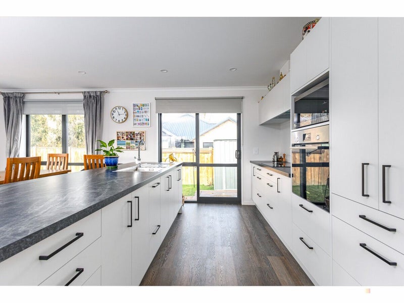 Immaculate New Home with Rural Views64608865386754111