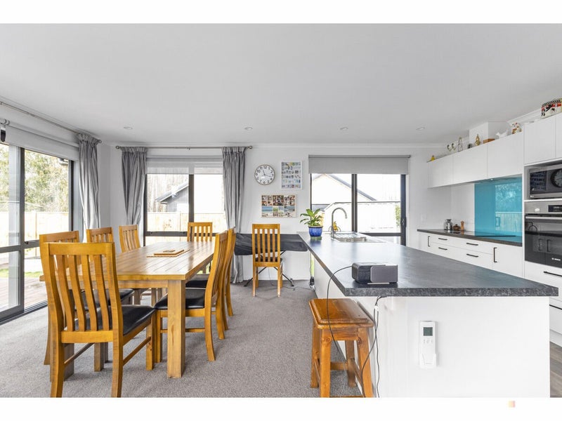 Immaculate New Home with Rural Views64608865386754112