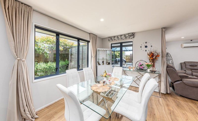 Owner Relocating Overseas64606103566977112