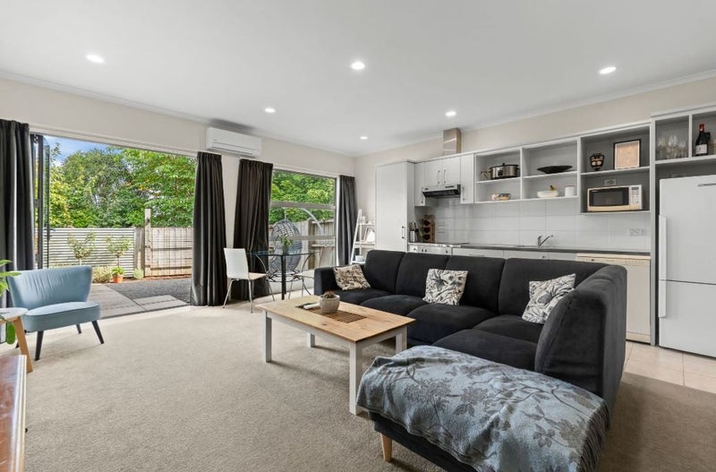 Westown, 3 bedrooms64606194090114112