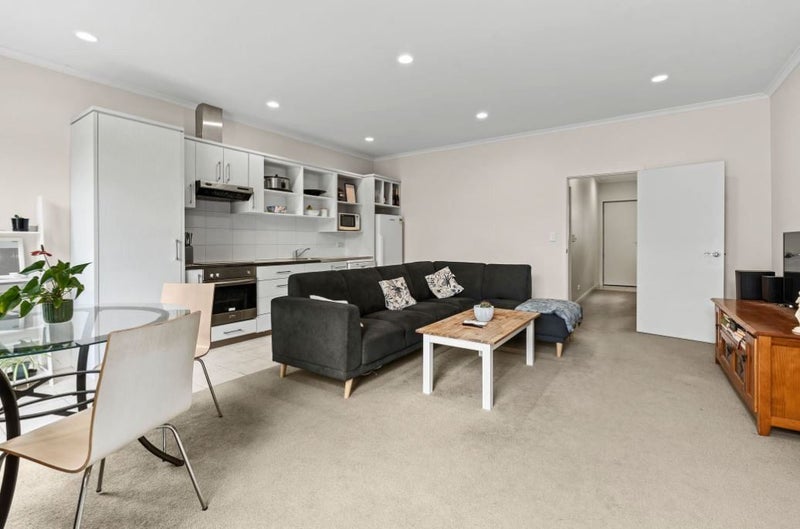 Westown, 3 bedrooms64606194090114113