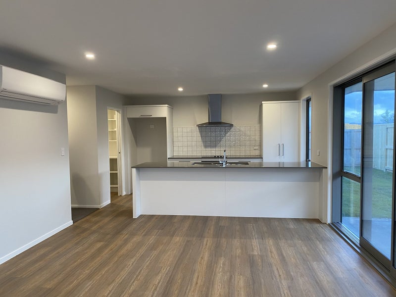 Papamoa Beach, 3 bedrooms64606295838339113