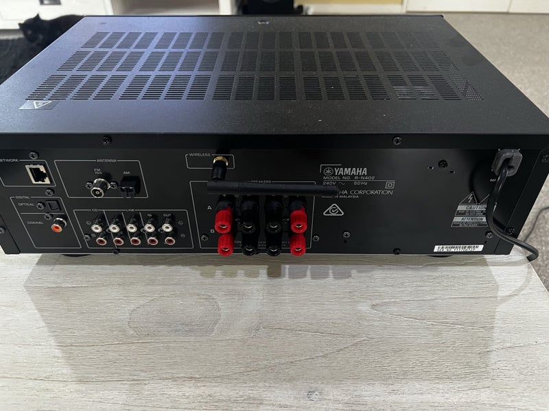 Yamaha 2 Channel 100w x 2 Carousel 2