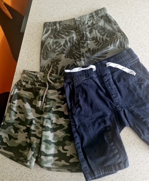 Bulk shorts age 9-10 (x3) Carousel 1