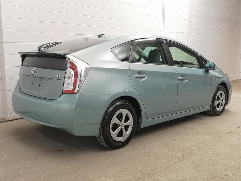 2013 Toyota Prius 1.8S Hybrid Super Low KM64607574534786111