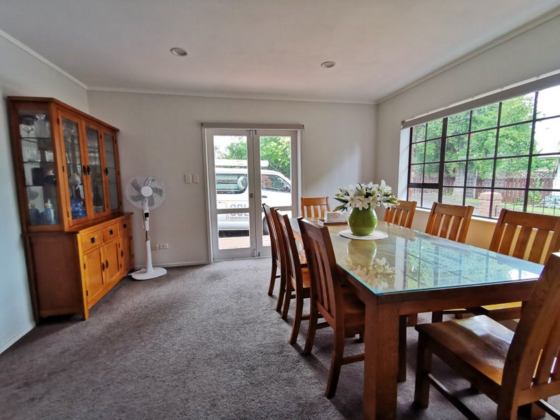 Mount Albert, 5 bedrooms64607810617730113