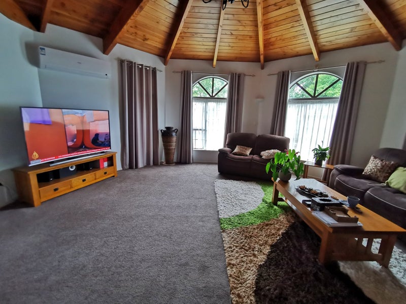 Mount Albert, 5 bedrooms64607810617730111