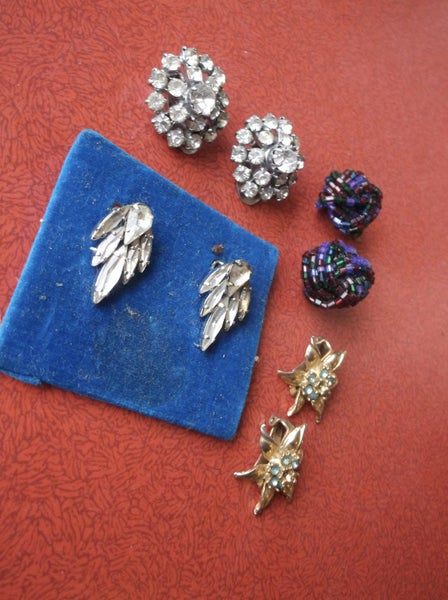 4 X PAIRS OF VINTAGE CLIP ON EARRINGS Carousel 2