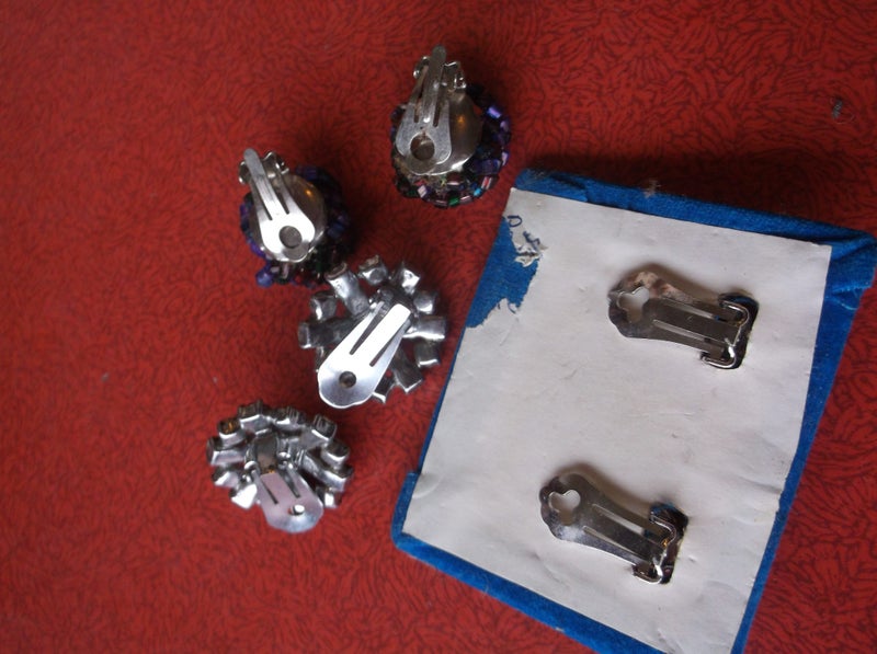 4 X PAIRS OF VINTAGE CLIP ON EARRINGS Carousel 5