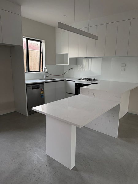 Onehunga, 3 bedrooms64612318485891110