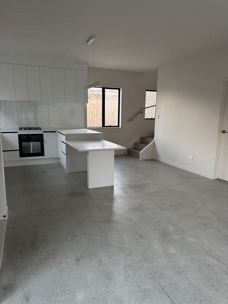 Onehunga, 3 bedrooms64612318485891111