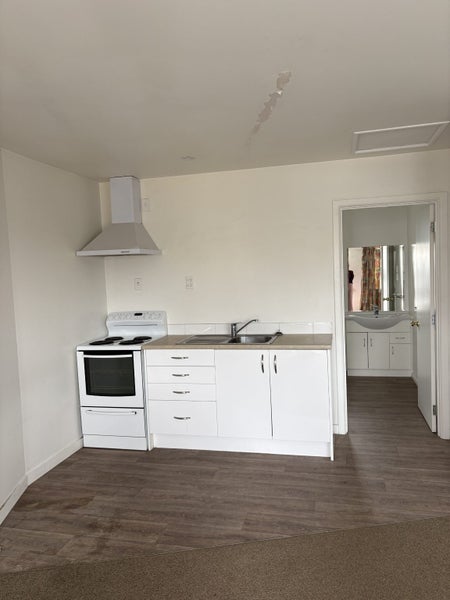 Linwood, Studio64613035586306111