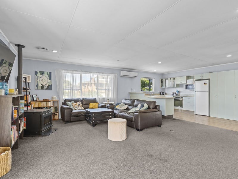 A New Home for Christmas64613133527553112