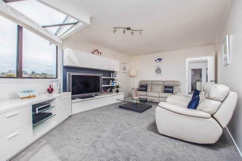 Forrest Hill, 3 bedrooms64613133543938113