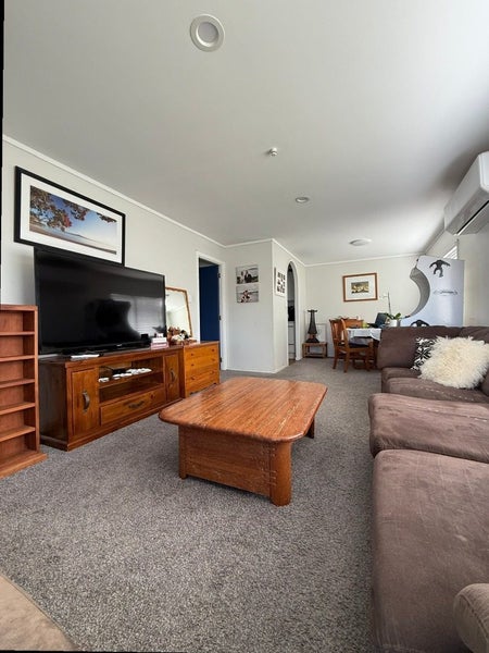 Totara Vale, 2 bedrooms64613329609475111