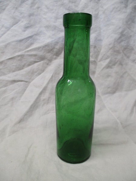 BT1 1005 - Vintage Bottle Emerald Green Glass Carousel 1
