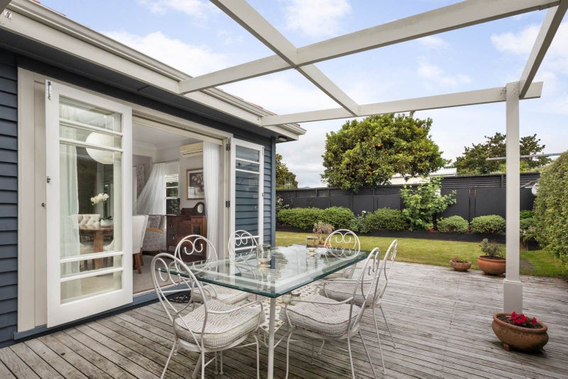 Nostalgic Home Sweet Home64613431332227113