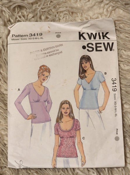 KWIK SEW 3419 - MISSES TOPS - SIZE - XS-S-M-L-XL Carousel 1
