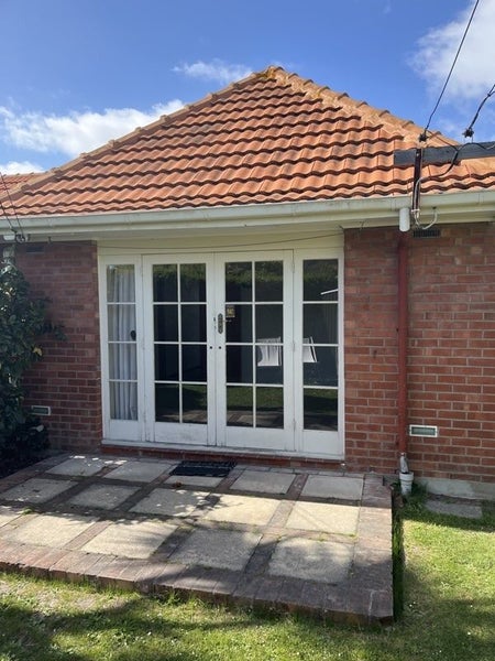 Burnside, 2 bedrooms64614127927939111