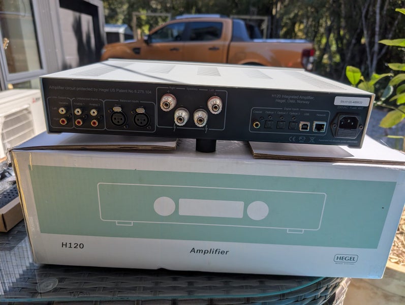 Hegel H120 Carousel 2