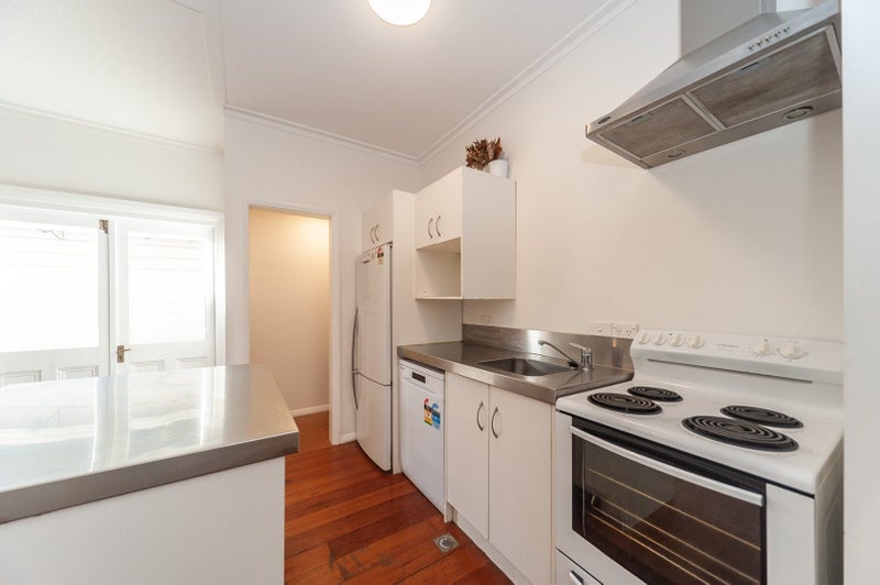 Newtown, 5 bedrooms64614127979010111