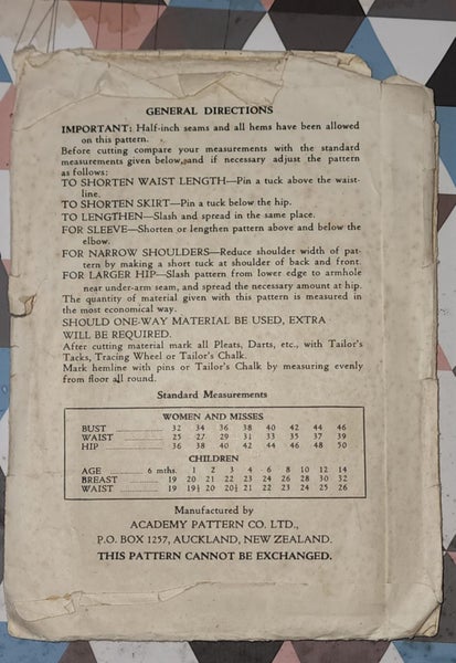 ACADEMY PATTERN 3712 - BOYS REGULATION SCHOOL SHORTS - SIZE - 2/6 (10 yrs) Carousel 2