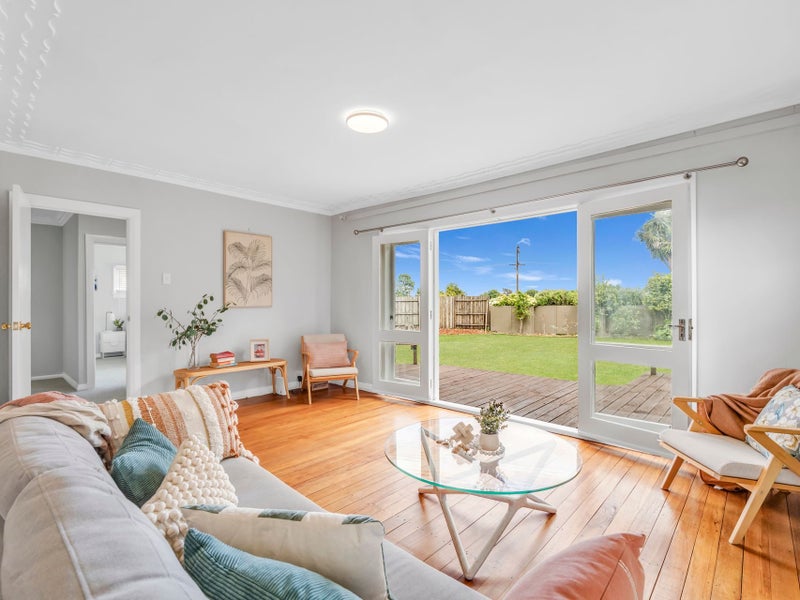 Family Haven Between Two Lakes64614526644097111