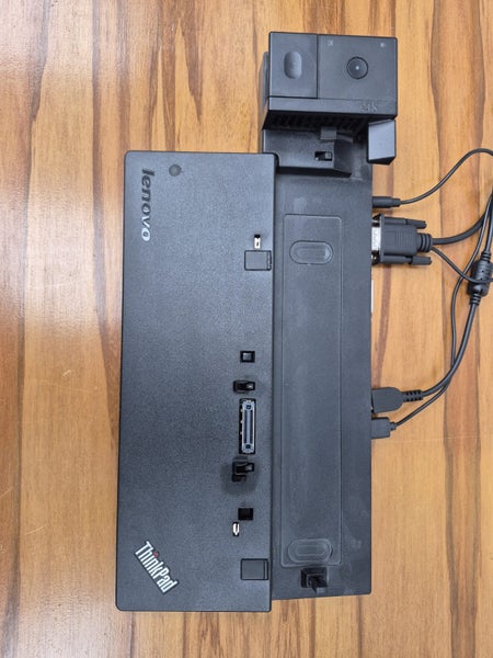 LENOVO THINKPAD PRO DOCK Station with Power Supply Carousel 1