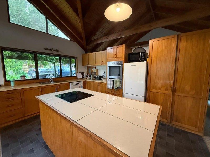 Kaitoke, 4 bedrooms64614625980674112