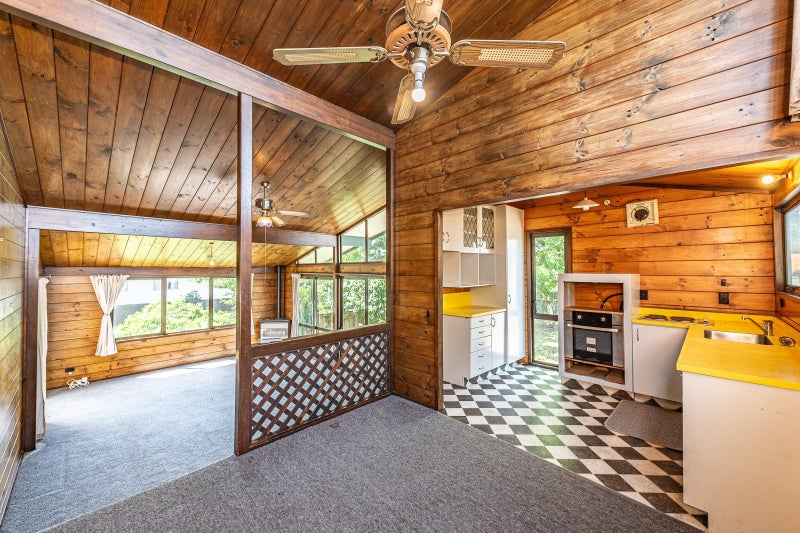 Lock in this attractive Lockwood!64614626048643113